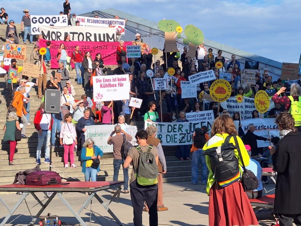 Bei der Stadtwerkstatt wurde die Kundgebung beendet - und die Diskussionen begannen